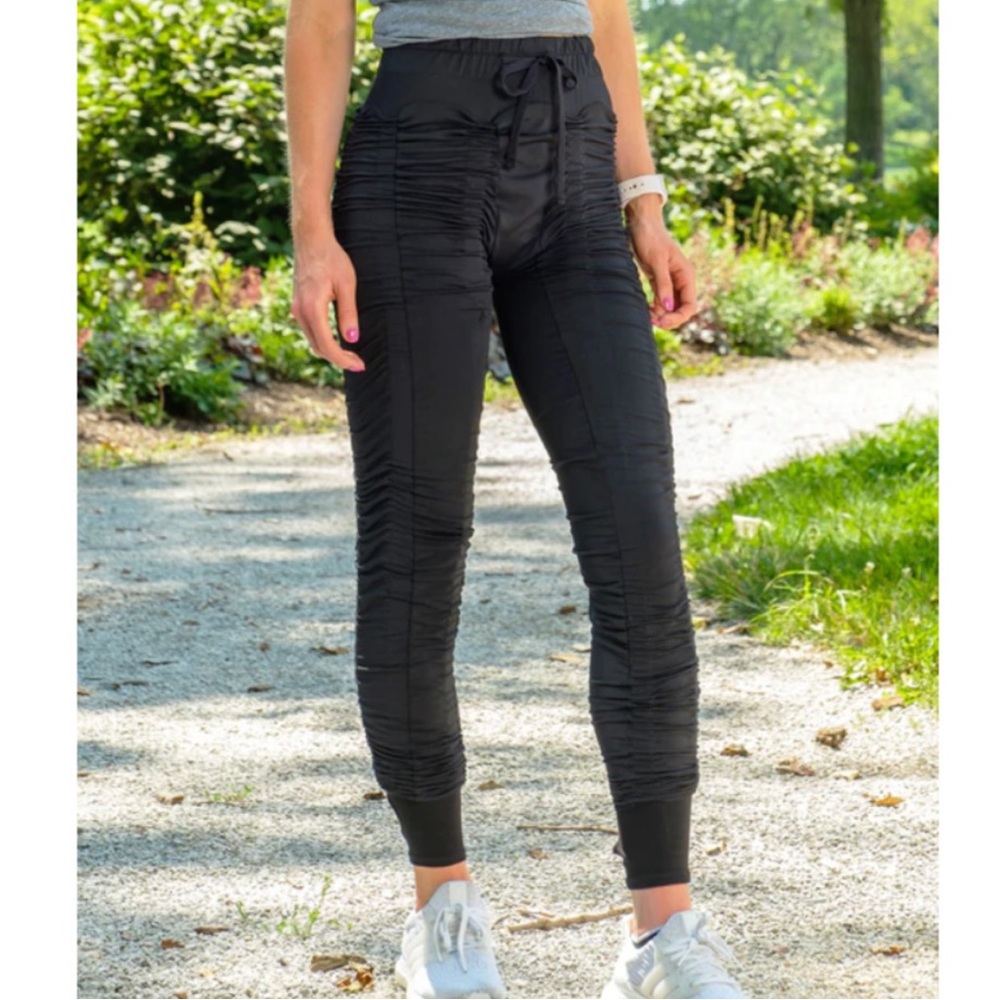 Agogie 20+ Resistance Pants With Built-in Resistance Bands in Black